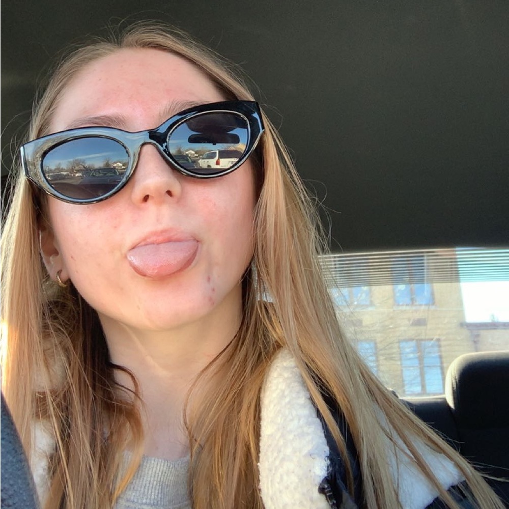 Meet your Posher, Alyssa